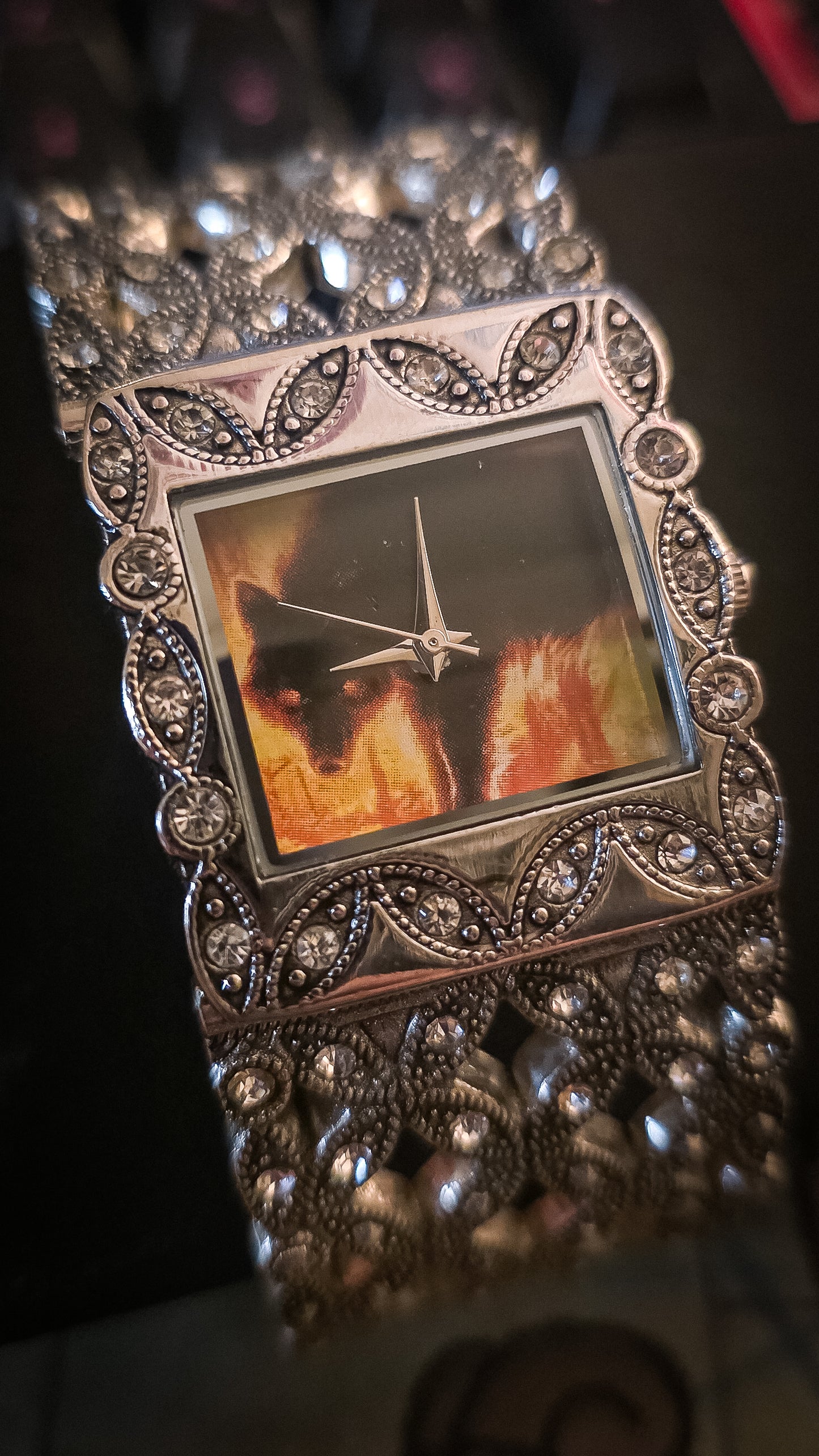 Magic the gathering Ember-Eye Wolf - Shadows over Innistrad (SOI) Cuff Watch
