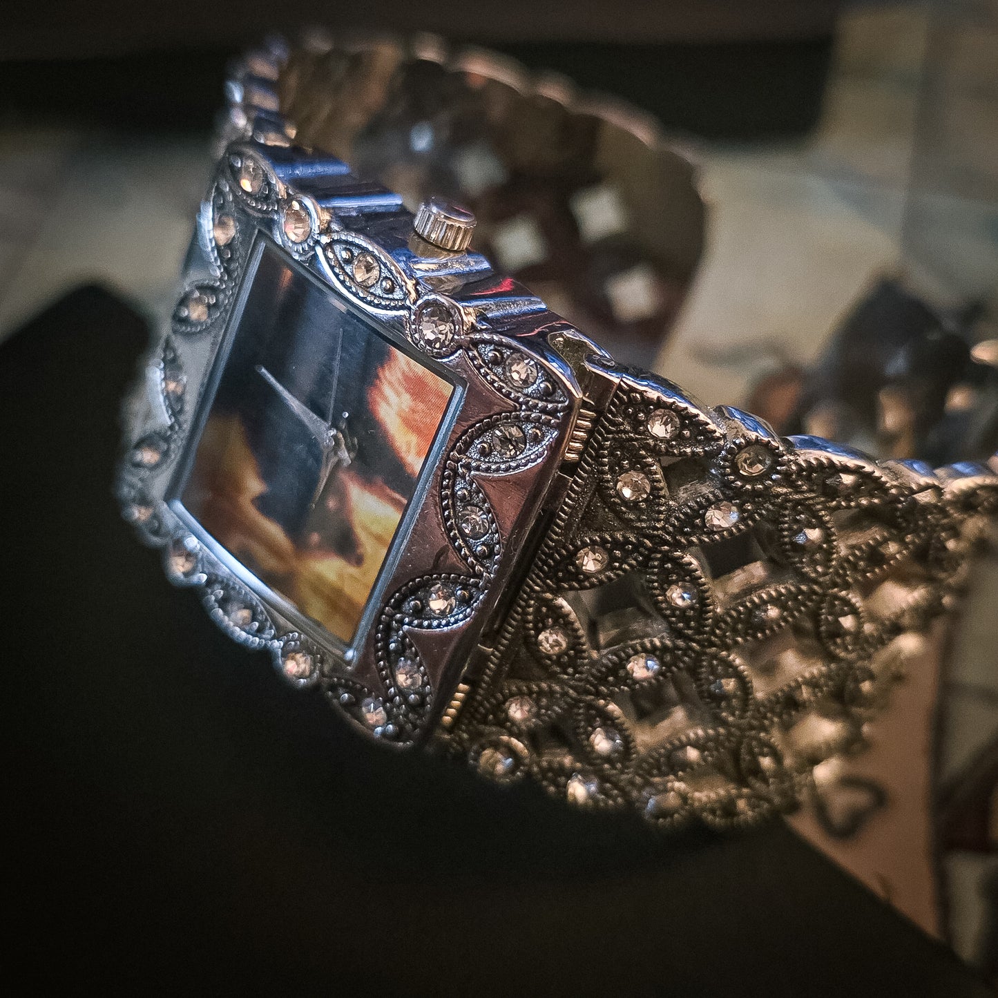 Magic the gathering Ember-Eye Wolf - Shadows over Innistrad (SOI) Cuff Watch